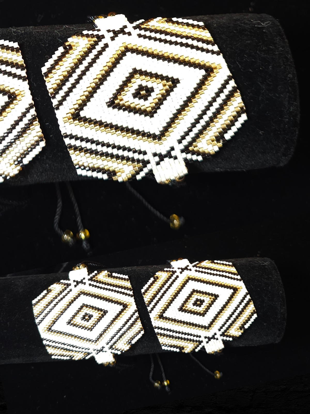 Wixarika Miyuki Beaded Bracelets – Handmade Mexican Huichol Jewelry "Corona"