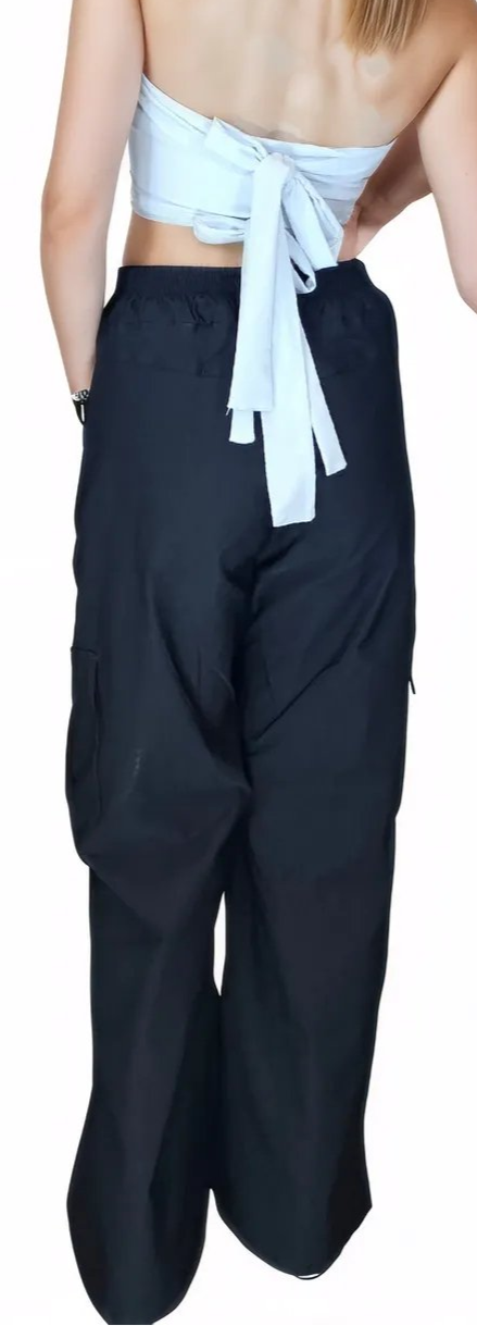 Black Oversized Cargo Pants – Stretchable & Trendy