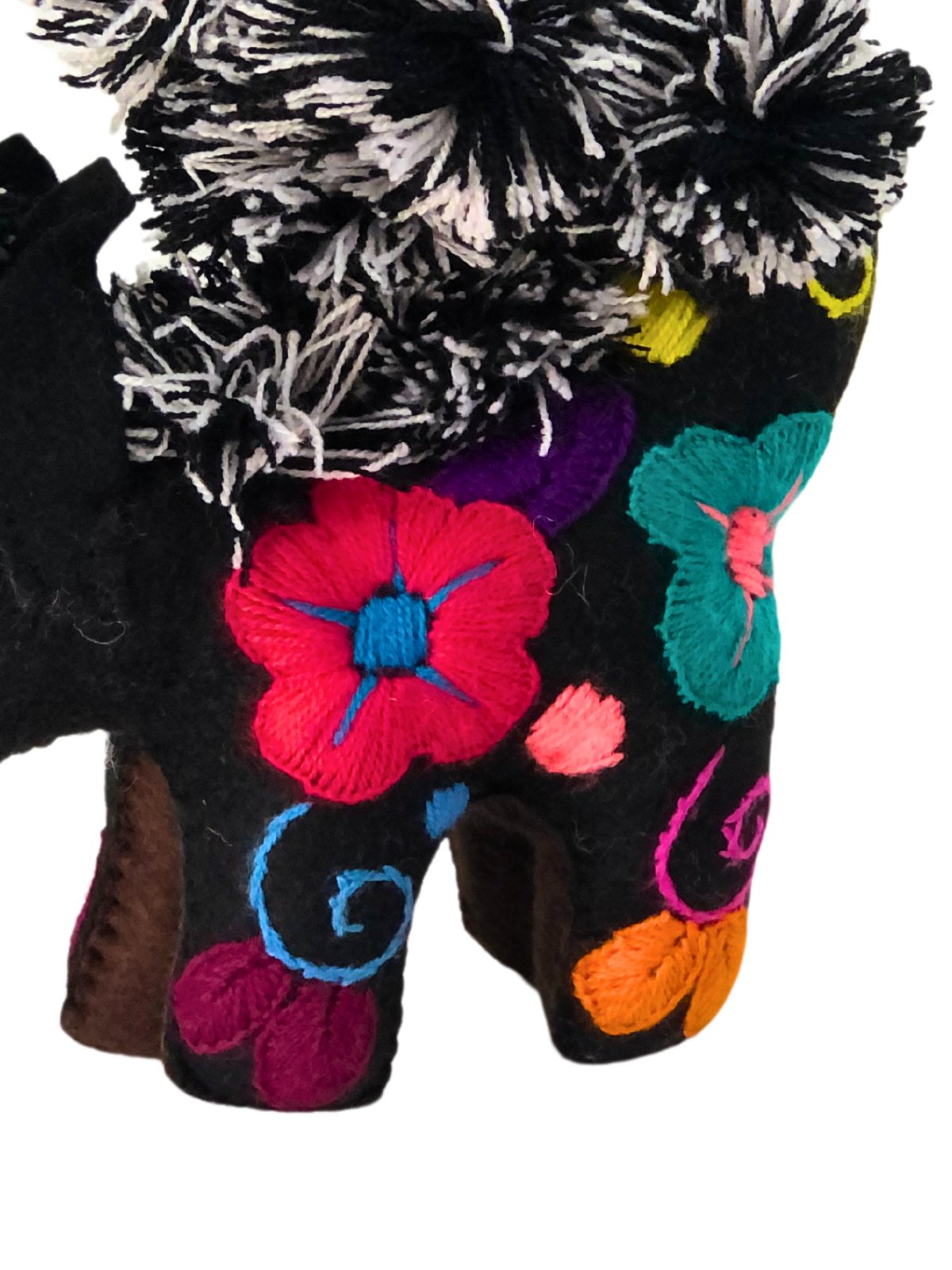 Otomi Hand Embroidered "Rino" - Tenku Designs